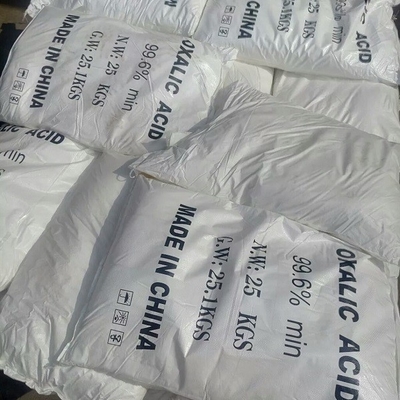 Οξαλικό οξύ 99,6% προστύμματα CAS 6153-56-6 για cottonwool τις ίνες